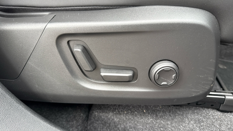 Volvo EC40 175kW Plus 69kWh 5dr Auto Electric Estate